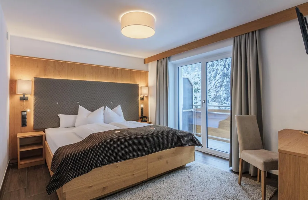 Hotel Victoria - Adults Only Bar & Breakfast-1